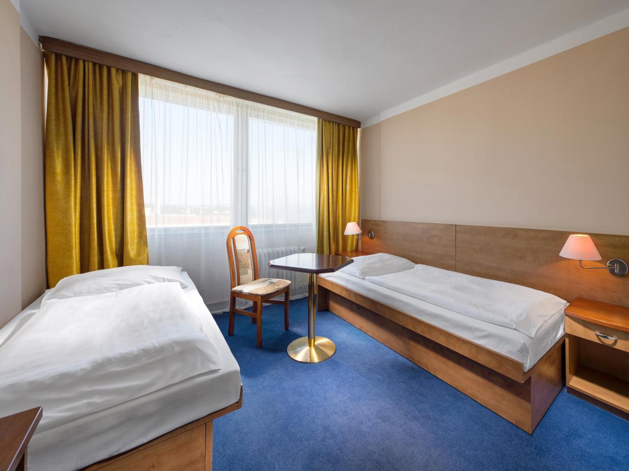 Hotel Cernigov 3*